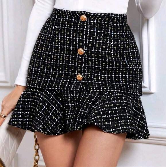 Button Front Ruffle Hem Tweed Skirt - Picture 1 of 5